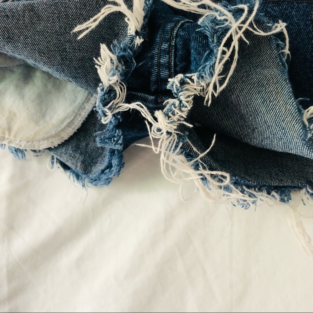 sold - VINTAGE 90s High Waisted Raw Hem Denim Mom Shorts - Picture 10 of 14